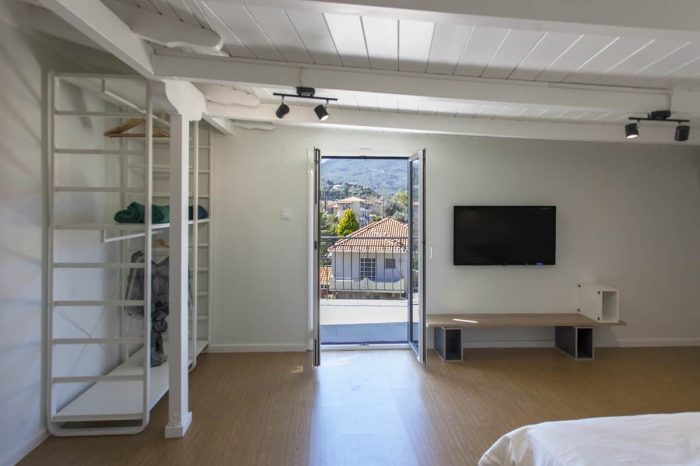 ligiabay-lefkada-greece-next-to-the-sea-modern-bedroom-wardrobe-private-balcony-with-endless-views