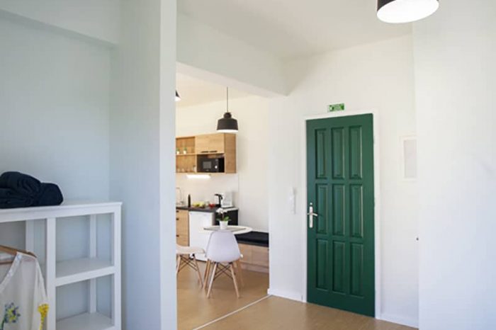 ligiabay-seafront-apartment5-in-ligia-lefkada-island-greece-luxury-bedroom-modern-decoration_1